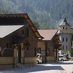 Horlog Castle 3*