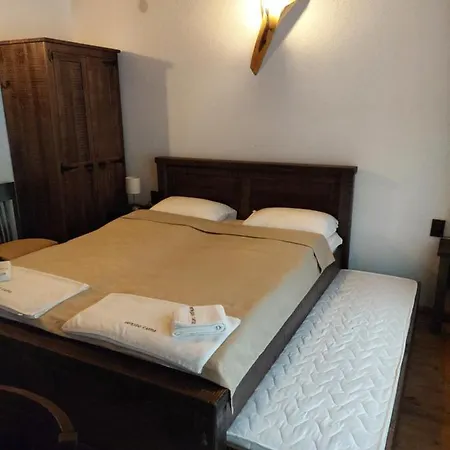 Horlog Castle 3*